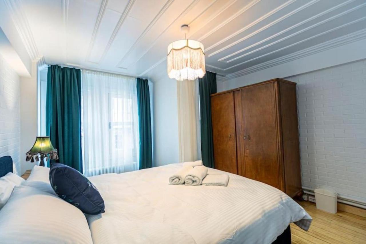 Historical 4-Br Home Steps From Besiktas Stadium & Bosphorus Views - Prime Nisantasi Location! อิสตันบูล ภายนอก รูปภาพ