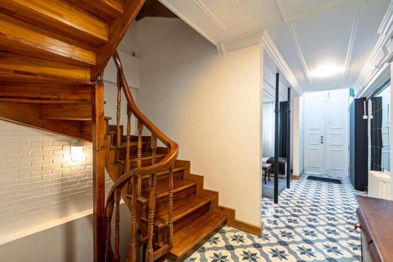 Historical 4-Br Home Steps From Besiktas Stadium & Bosphorus Views - Prime Nisantasi Location! อิสตันบูล ภายนอก รูปภาพ