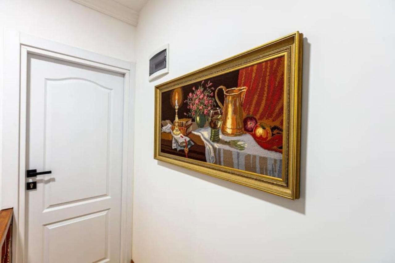 Historical 4-Br Home Steps From Besiktas Stadium & Bosphorus Views - Prime Nisantasi Location! อิสตันบูล ภายนอก รูปภาพ