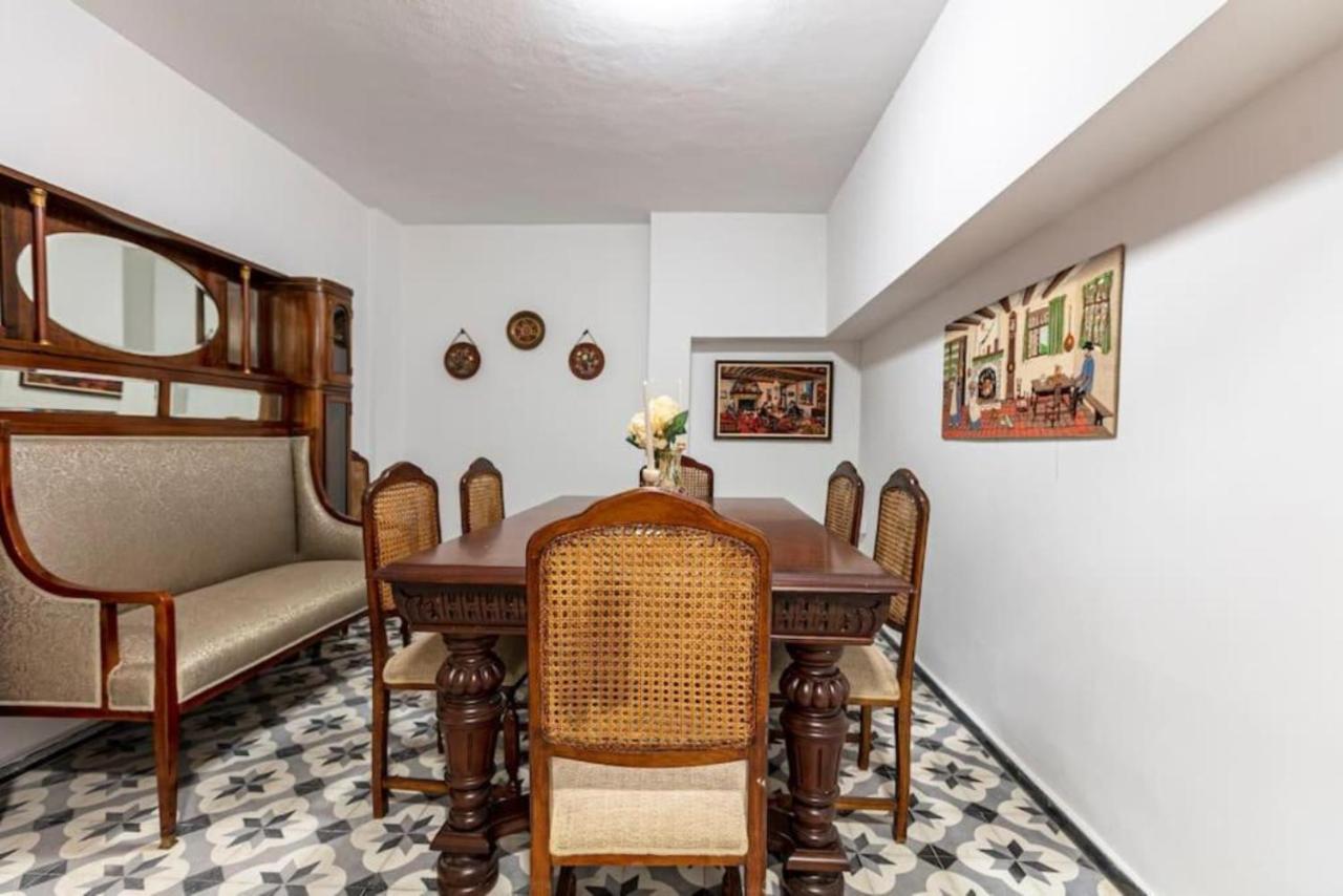 Historical 4-Br Home Steps From Besiktas Stadium & Bosphorus Views - Prime Nisantasi Location! อิสตันบูล ภายนอก รูปภาพ