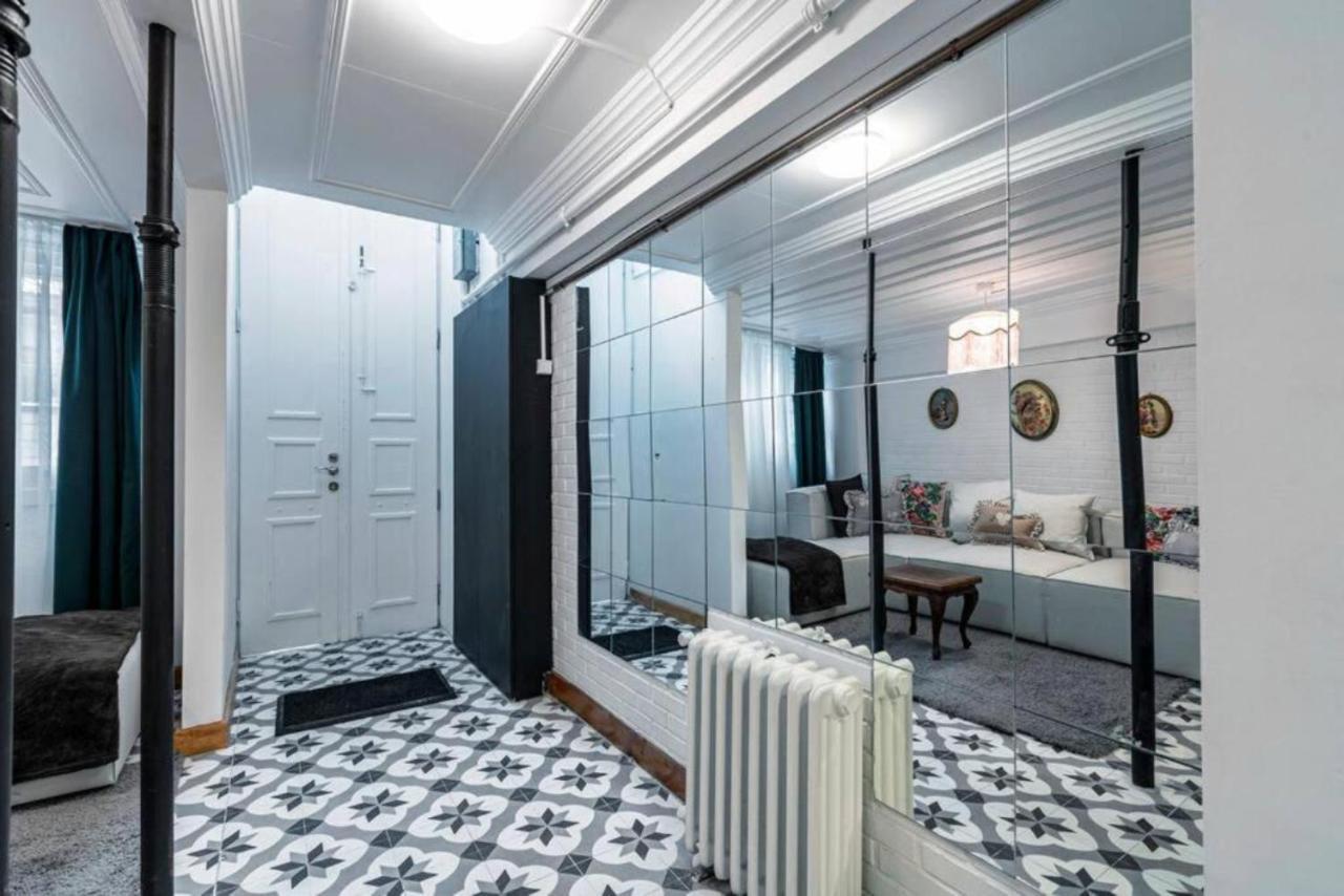 Historical 4-Br Home Steps From Besiktas Stadium & Bosphorus Views - Prime Nisantasi Location! อิสตันบูล ภายนอก รูปภาพ