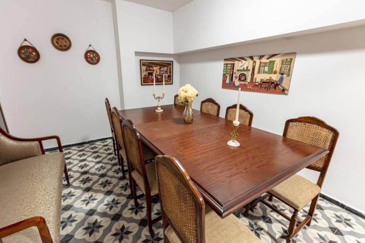 Historical 4-Br Home Steps From Besiktas Stadium & Bosphorus Views - Prime Nisantasi Location! อิสตันบูล ภายนอก รูปภาพ