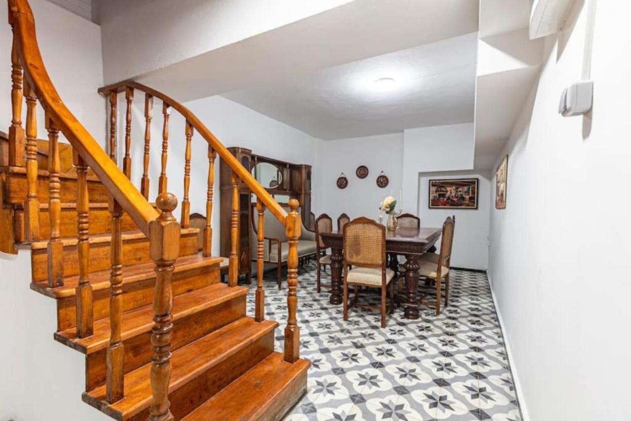 Historical 4-Br Home Steps From Besiktas Stadium & Bosphorus Views - Prime Nisantasi Location! อิสตันบูล ภายนอก รูปภาพ